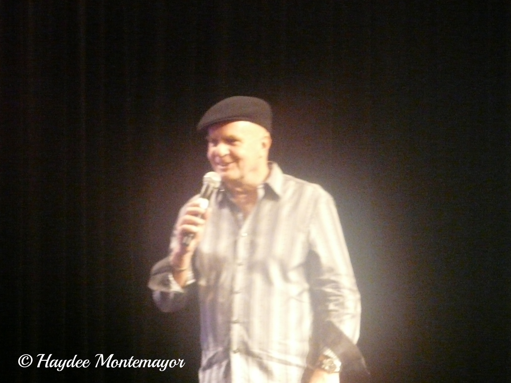 Dr. Wayne Dyer photo taken by Haydee Montemayor author of The Love and Treasure Blog  found at www.loveandtreasure.com